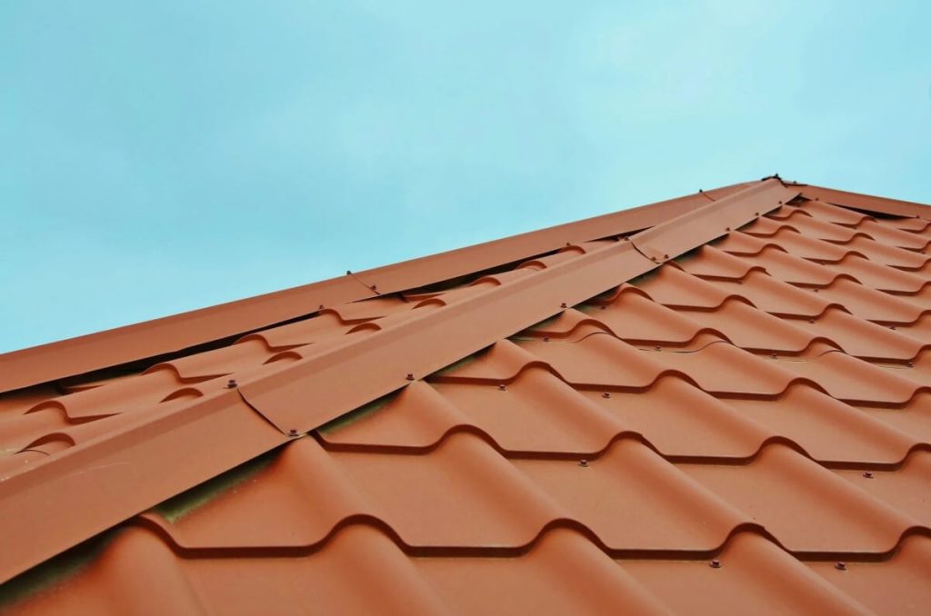 Ceramic roof tiling